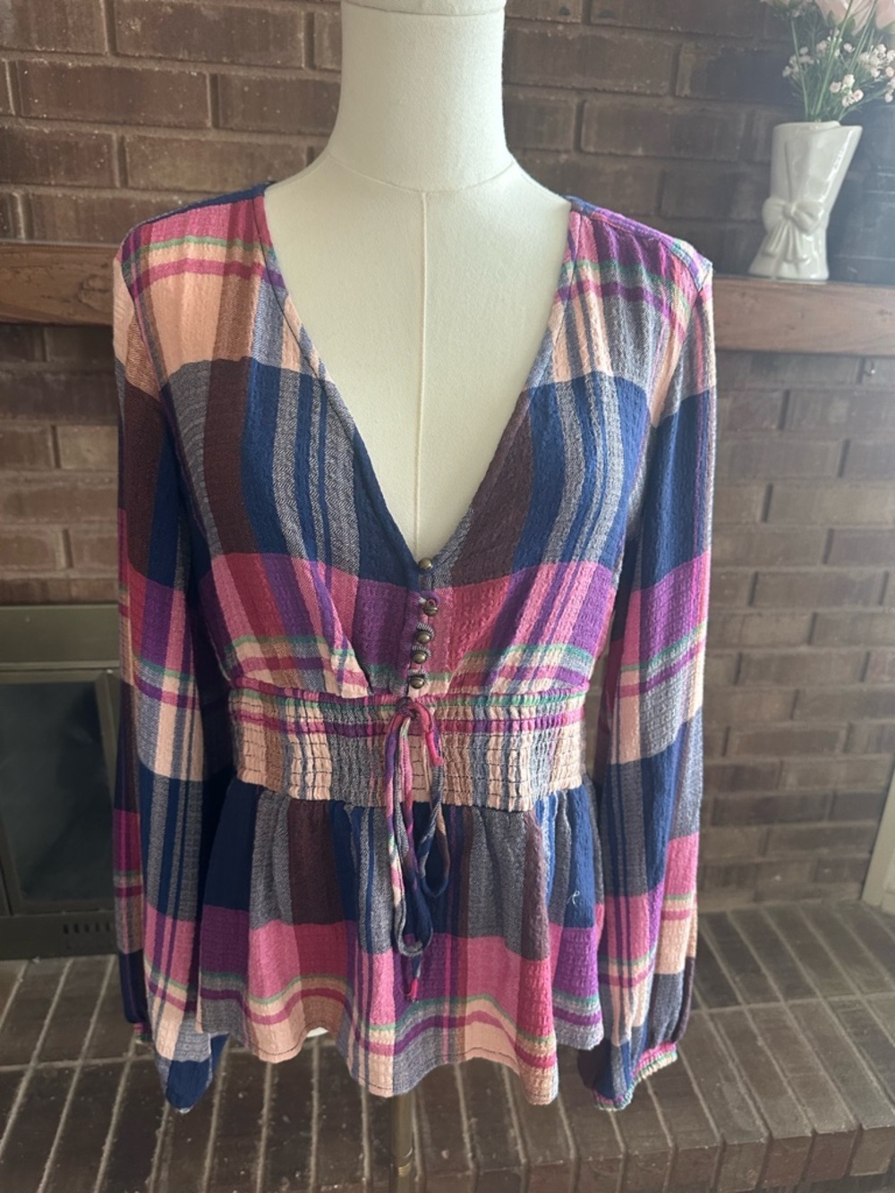 Anthropologie Pilcro Plaid Deep-V Peplum Blouse Pink Navy Blue M Boho Festival - Picture 3 of 6
